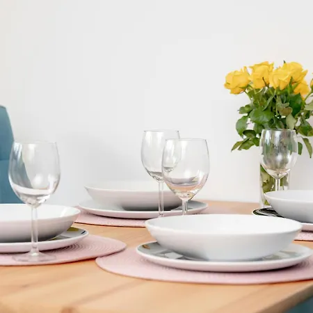 Pastel & Cozy With A Spacious Terrace In By Renters * Danzica